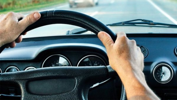 Tineri din medii defavorizate se pot înscrie gratuit la școala de șoferi