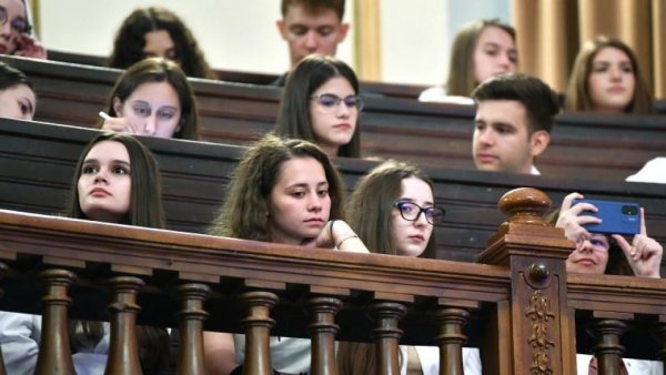 Președintele Federației Naționale "Alma Mater", Anton Hadăr: La toate capitolele a încetat susținerea cercetării