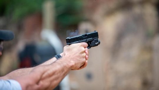 Vâlcea: Polițiștii au găsit un site de contractare de asasini plătiți