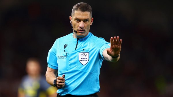 Liga Campionilor: Istvan Kovacs îl arbitrează pe Cristi Chivu