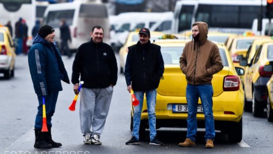 Trei minori din Mureş sunt cercetaţi de poliţişti, după ce au agresat un şofer de taxi