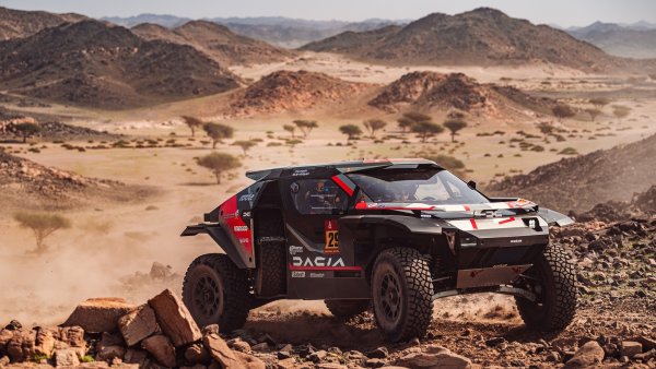 Raliul Dakar 2026. Dacia Sandriders prinde podiumul la finalul primei etape a celebrului raliu