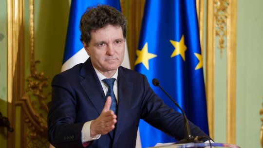 Nicușor Dan mizează pe stabilitatea coaliției de guvernare și anunță consultări pentru șefii serviciilor