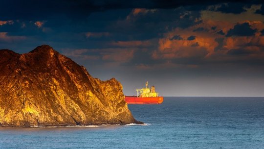 Operațiune navală a SUA pentru preluarea unui petrolier rusesc în Atlanticul de Nord