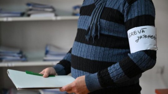 Angajaţii primăriilor de comune s-au aflat, marți, în grevă de avertisment timp de 2 ore