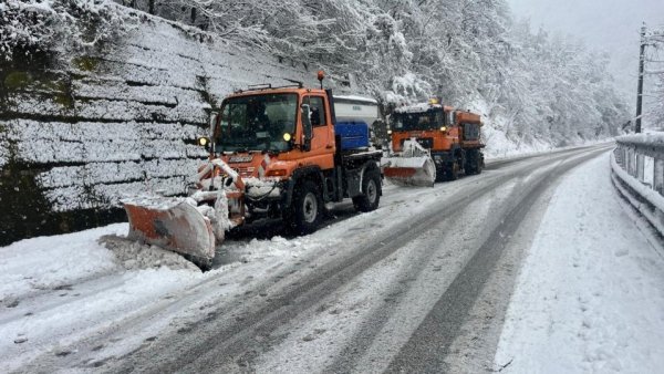 Recomandări ale poliţiştilor, în contextul ninsorilor din mai multe zone ale ţării