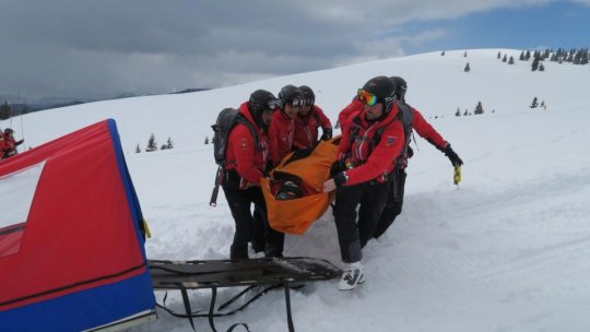 Aproape o sută de persoane au fost salvate de pe munte într-o singură zi
