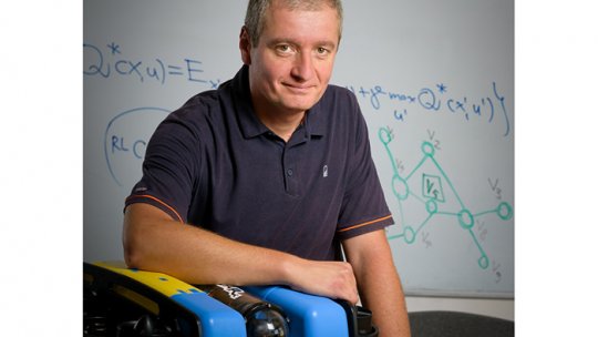 „Noua lume. Printre oameni şi roboţi”