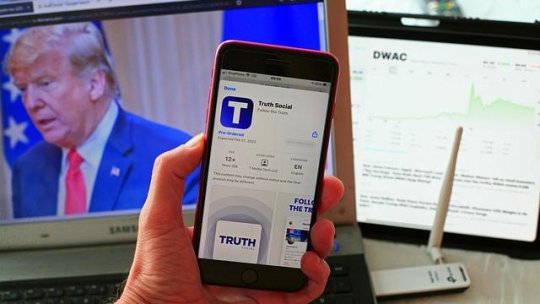 Donald Trump a refuzat să îşi ceară scuze pentru clipul cu soții Obama