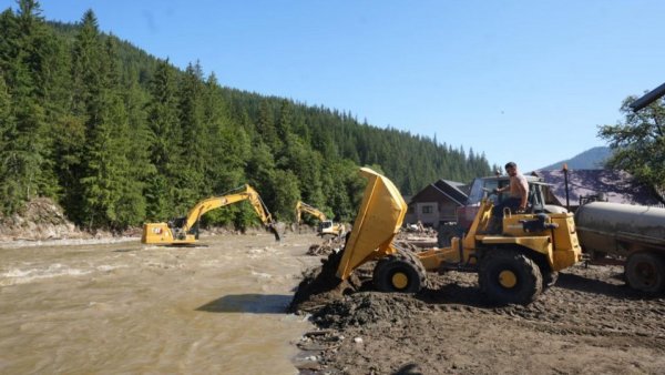 Mai multe asociaţii de mediu se opun unei iniţiative de reducere a nivelului de protecţie a apelor