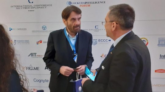 Robert Schwartz: Inteligența Artificială sprijină presa, dar nu înlocuiește jurnalistul