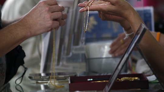 La Bacău, aproape 25 de kilograme de aur au fost confiscate în urma unor controale