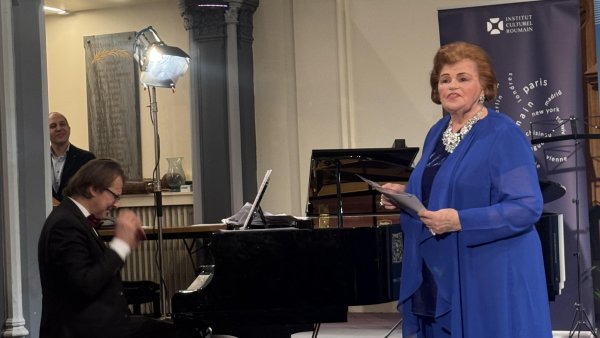 Parisul a sărbătorit-o pe marea doamnă a muzicii de operă, Viorica Cortez