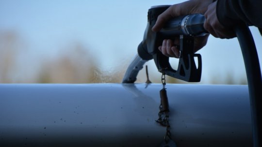 Liderii europeni au stabilit că se pot lua măsuri pe termen scurt de compensare a preţurilor crescute la combustibili şi energie