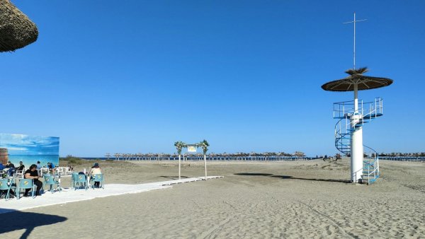 Zece tone de deșeuri, colectate în ultimul an de pe plaja Sulina