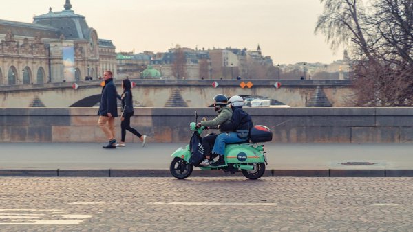 Franța: Autoritățile spun că situația carburanților "este sub control"