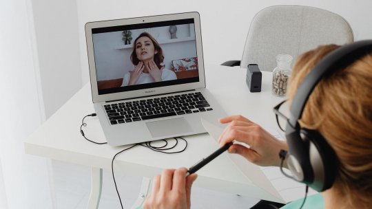 Telereabilitarea, o soluție pentru pacienții care au nevoie de recuperare medicală