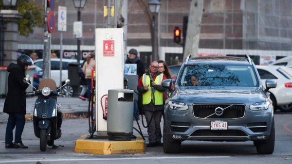 Mai multe țări din Asia și din Europa au luat măsuri pentru a limita efectele creşterii prețului petrolului