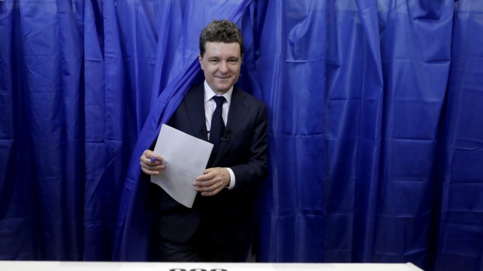 Nicuşor Dan: Urmează un tur doi dificil, cu candidatul izolaționist
