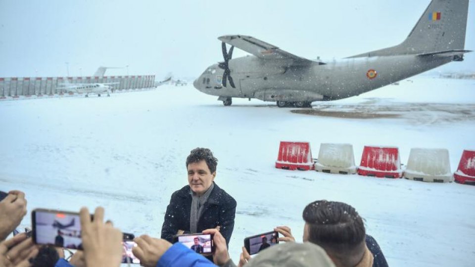 VIDEO: Nicușor Dan, blocat pe aeroportul din Paris din cauza vremii nefavorabile