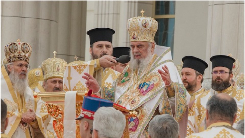 Slujba de sfințire a picturii Catedralei Naționale, oficiată de Patriarhul Ecumenic Bartolomeu I și de Patriarhul Daniel
