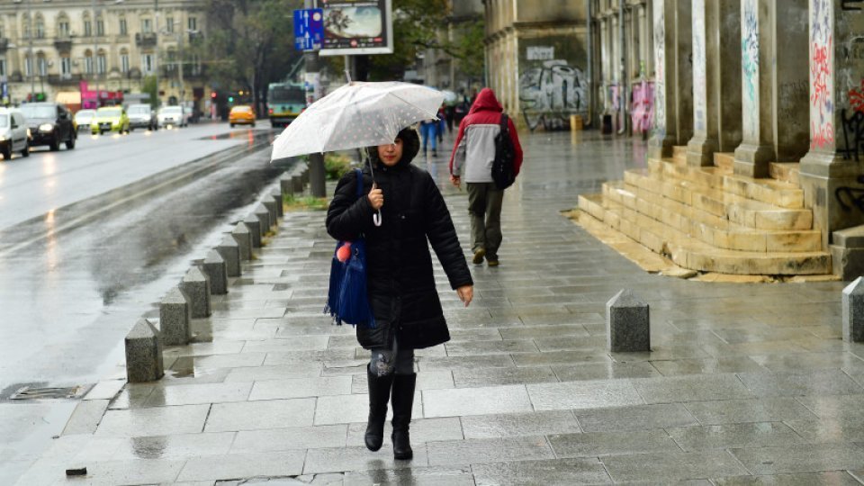 Cod galben de ploi și vijelii în aproape toată țara