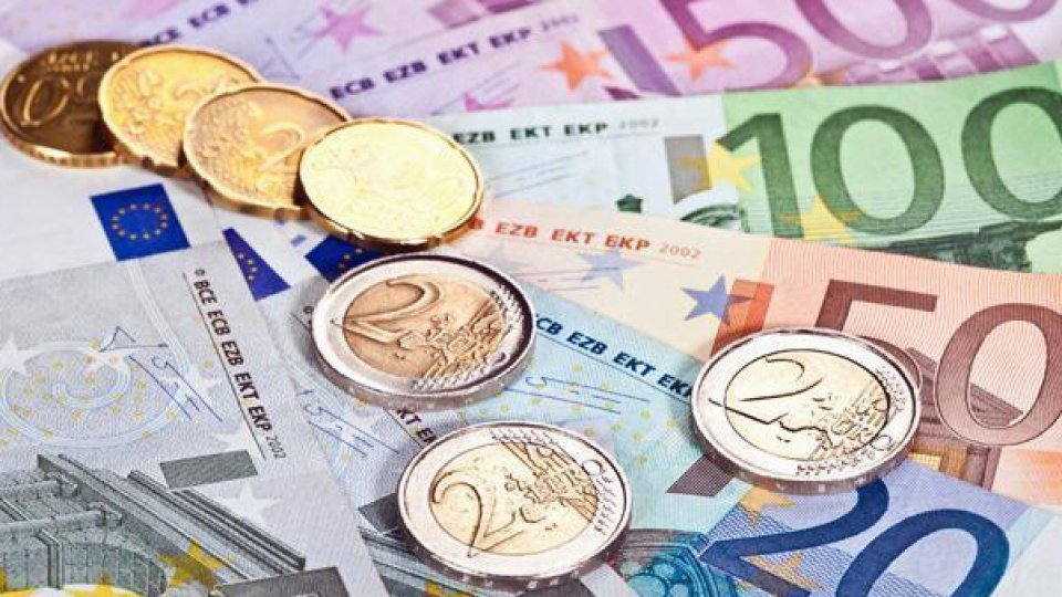 Moneda euro a atins miercuri un nou maxim istoric în raport cu leul, respectiv 5,0991 lei/euro
