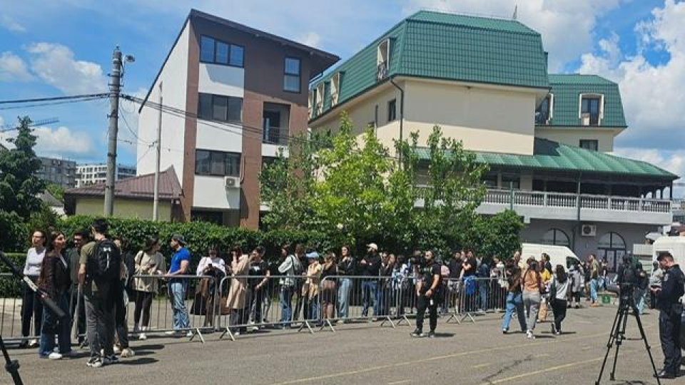 Cozi la mai multe secții de votare, în Bucureşti