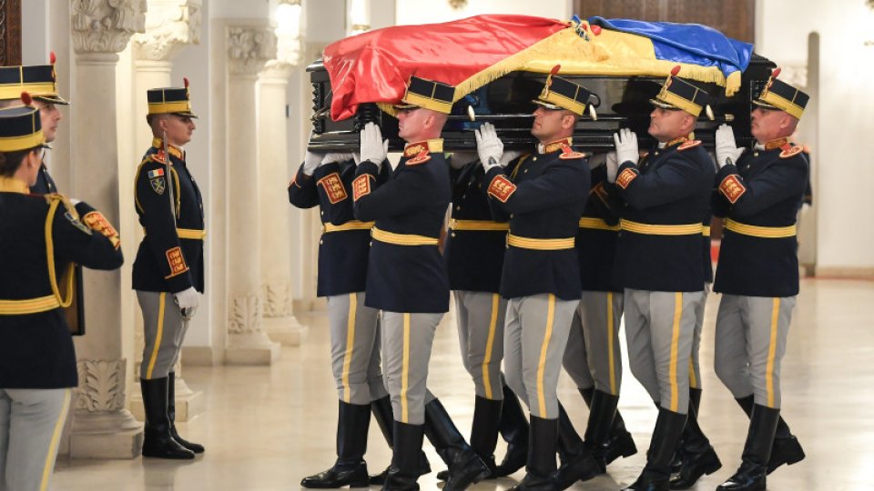 Organizarea funeraliilor de stat pentru fostul preşedinte Ion Iliescu a provocat tensiuni în coaliţie