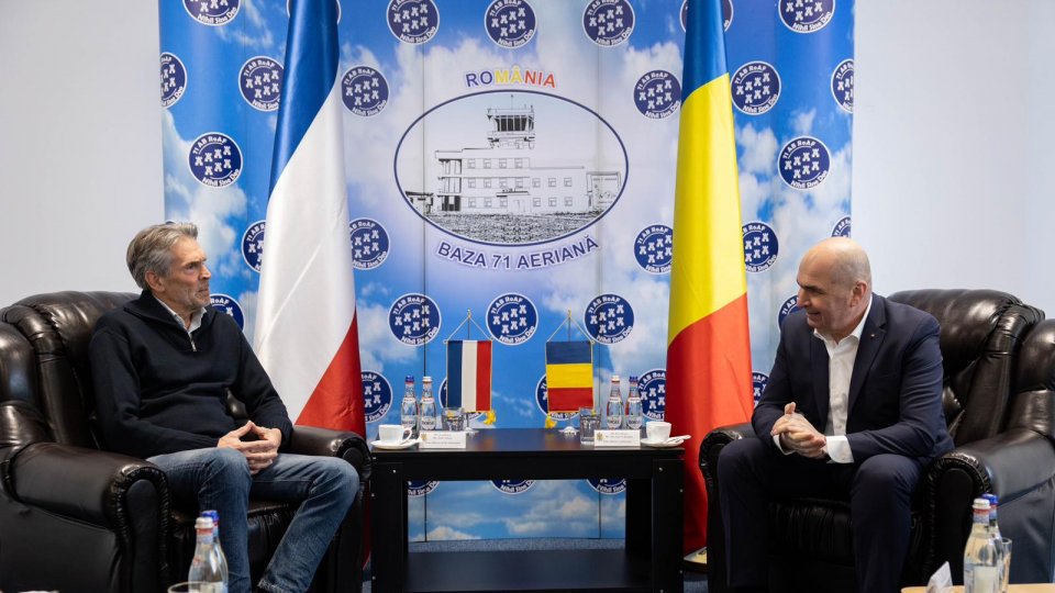 Premierii român şi olandez au vizitat Baza Aeriană 71 de la Câmpia Turzii