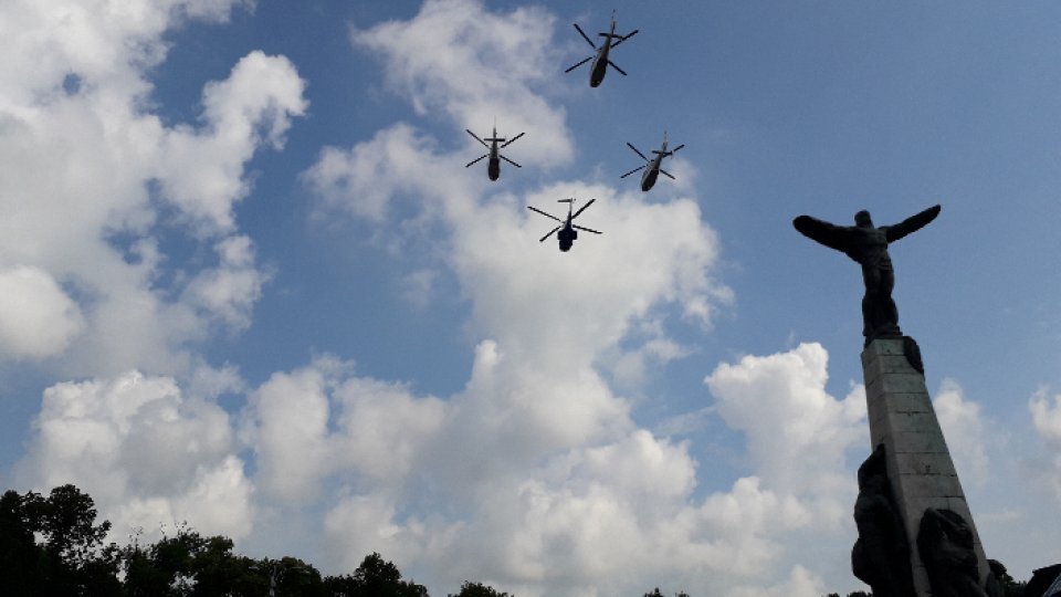 Ziua Aviaţiei Române şi cea a Forţelor Aeriene, sărbătorită în Piaţa Aviatorilor din Capitală