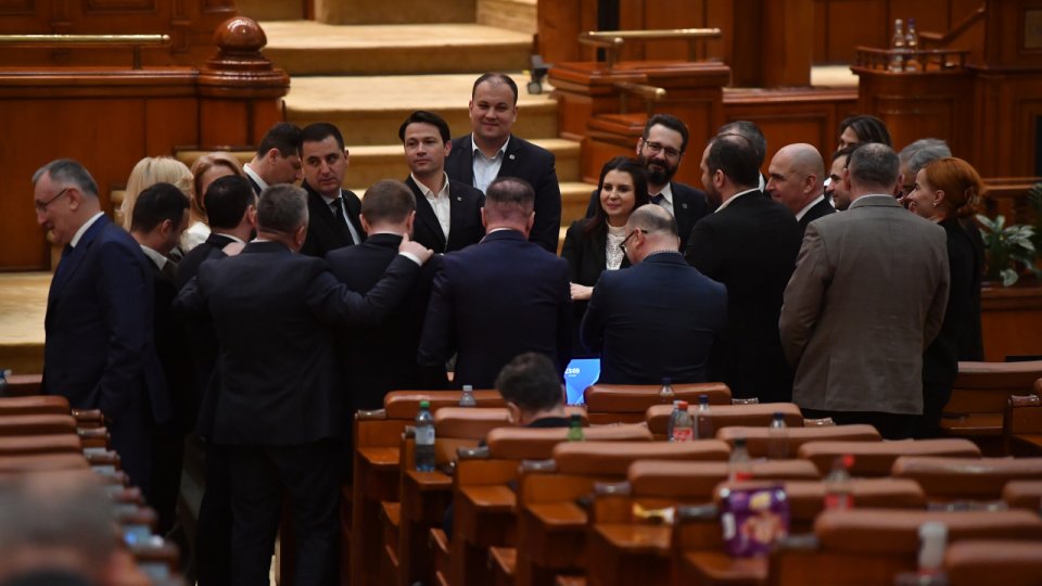 LIVE: La Parlament continuă dezbaterile pe legea bugetului de stat
