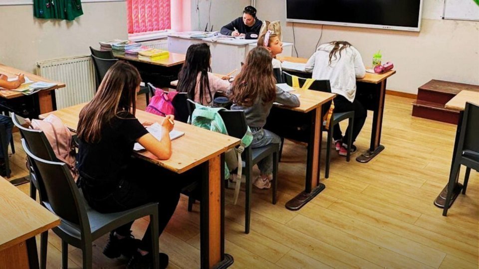 Peste 10.000 de elevi vor participa la faza principală a studiului PISA 2025