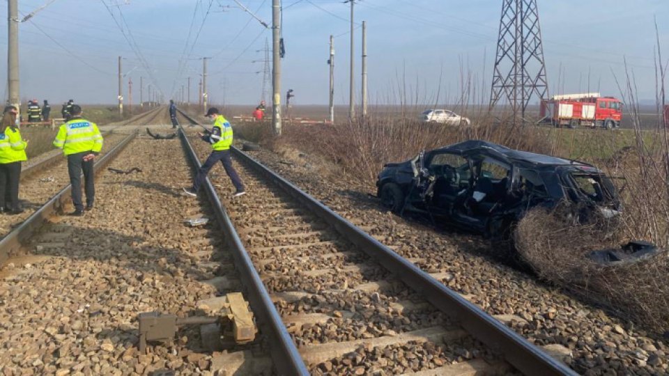 Mașină lovită de un tren pe ruta Iaşi - Dorohoi