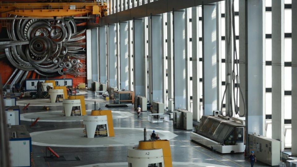 Energia electrică s-a scumpit cu peste 50% în ultimele 12 luni