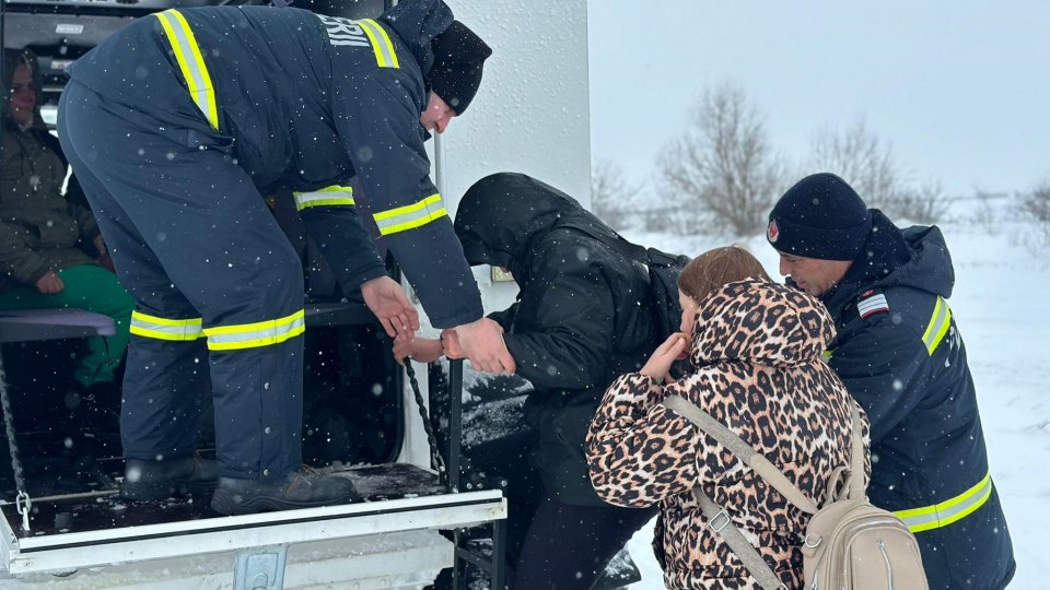 Echipele de la situații de urgență intervin în opt județe din ţară și în capitală