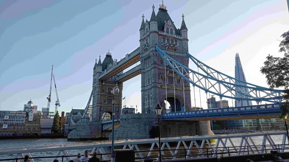 Migrația netă pe termen lung către Marea Britanie, în scădere