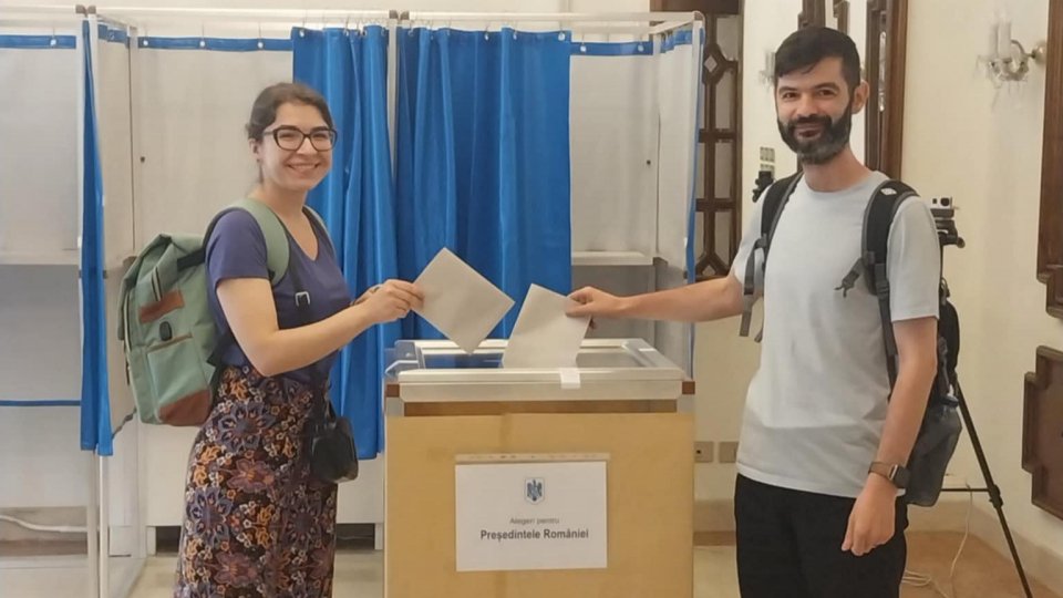 Românii din străinătate, prezență record la vot în primul tur al alegerilor prezidențiale