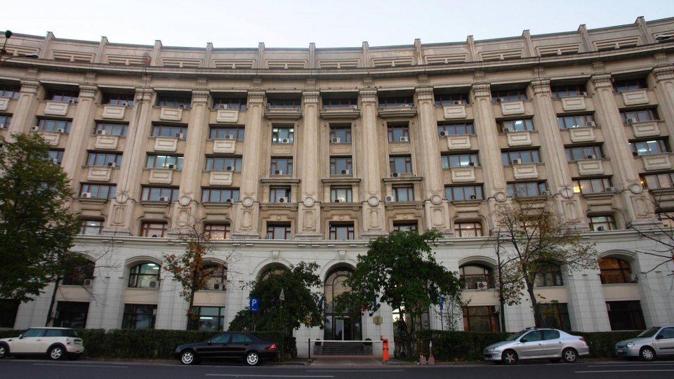 Procurorii din București își suspendă activitatea până la retragerea legii pensiilor