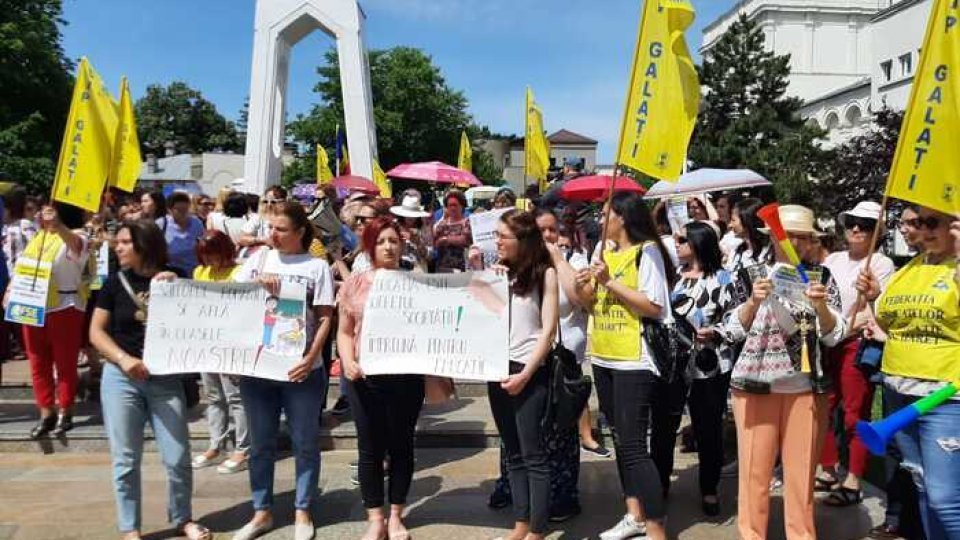 Sindicatele au organizat proteste în Bucureşti şi în ţară