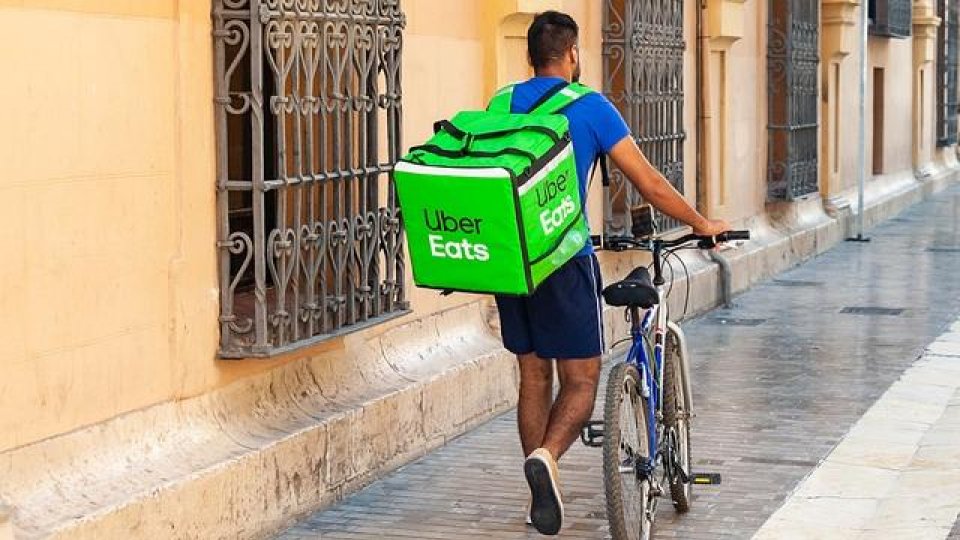 Şoferii de Bolt și Uber şi livratorii Glovo şi Wolt vor avea propriul sindicat