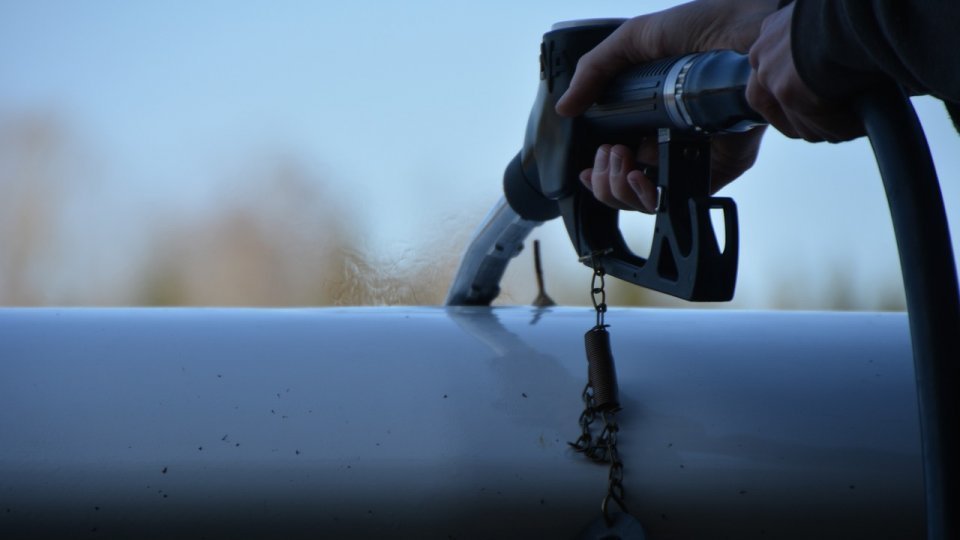 Liderii europeni se gândesc la măsuri de compensare a preţurilor crescute la combustibili şi energie