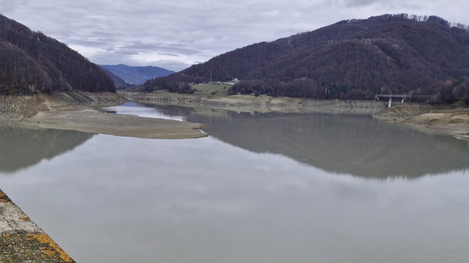 Alimentarea cu apă potabilă din acumularea Paltinu "se va relua abia săptămâna viitoare"