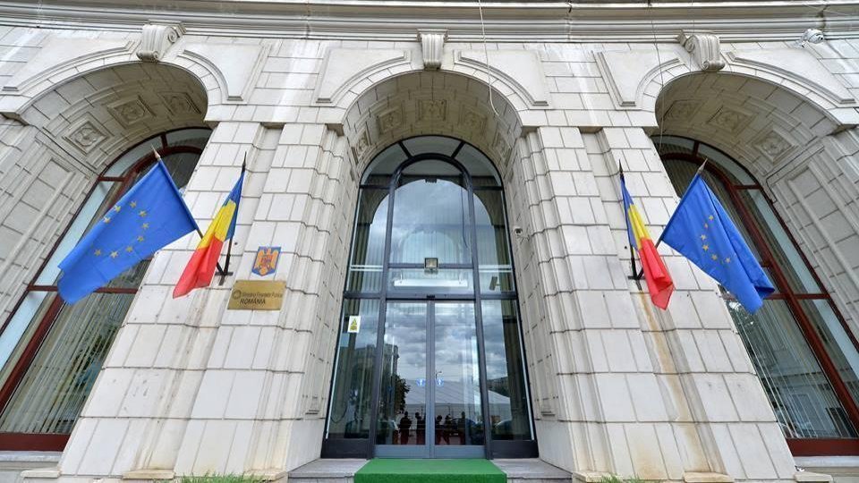 Cheltuieli reduse în instituţiile statului