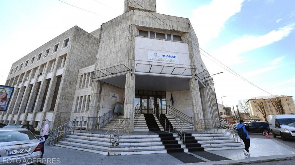 Controale ANAF la firme de protecţie şi pază