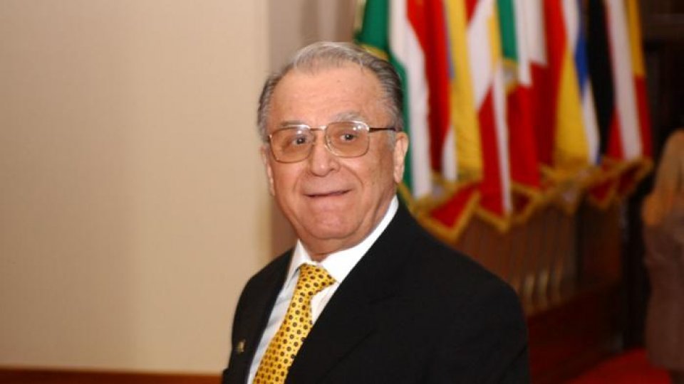 Ion Iliescu suferă de cancer pulmonar
