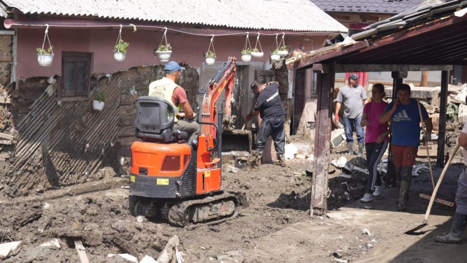 Începe reconstrucția orașului Broșteni