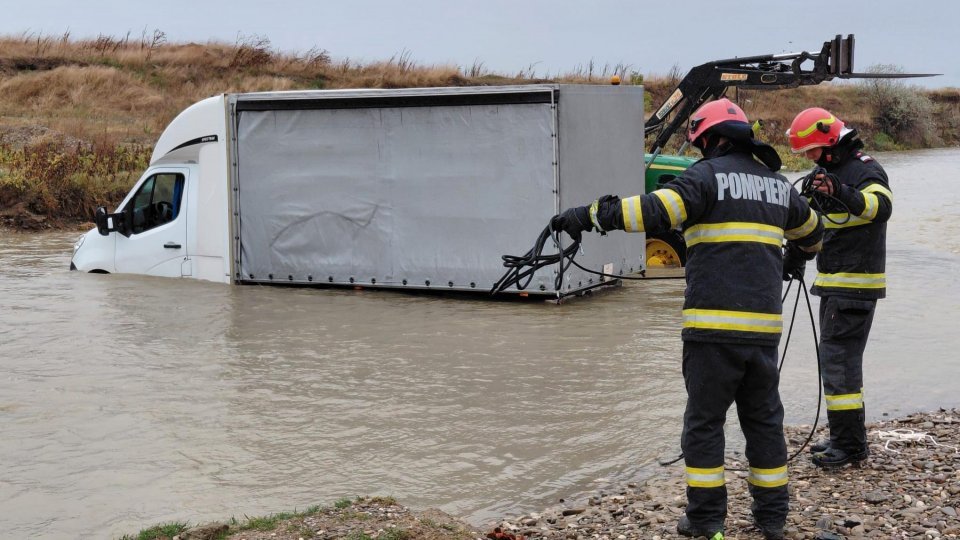 Cod galben de inundaţii în bazinele Jiu, Olt, Argeş, Ialomiţa şi Buzău