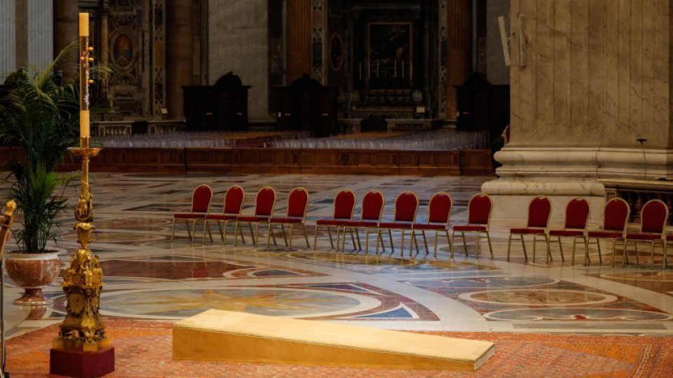 La Vatican, începe primul vot pentru alegerea succesorului Papei Francisc