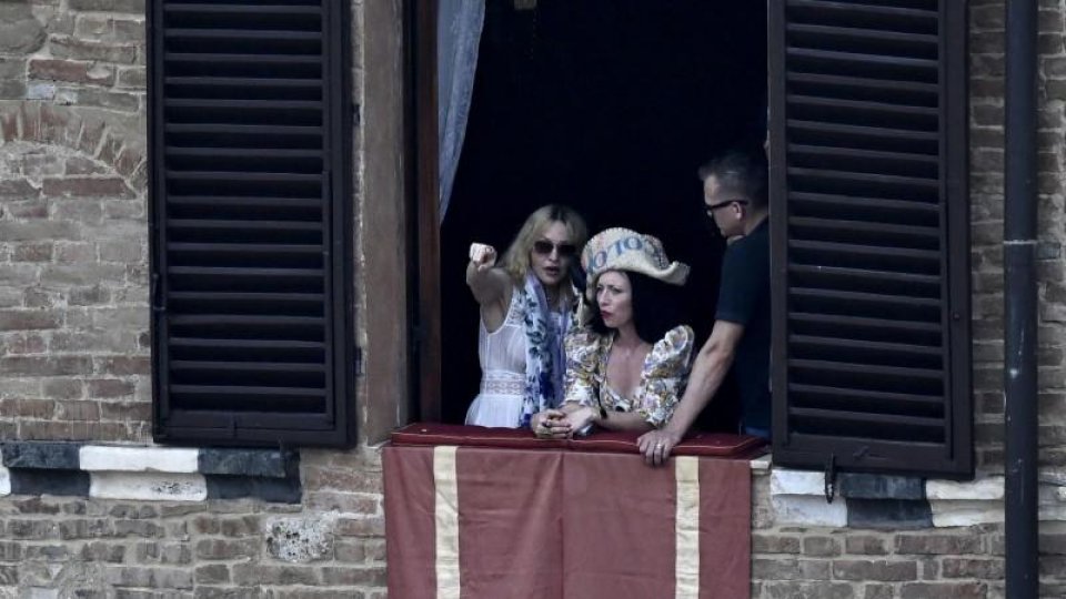 Madonna și-a sărbătorit cea de-a 67-a aniversare în provincia italiană Toscana